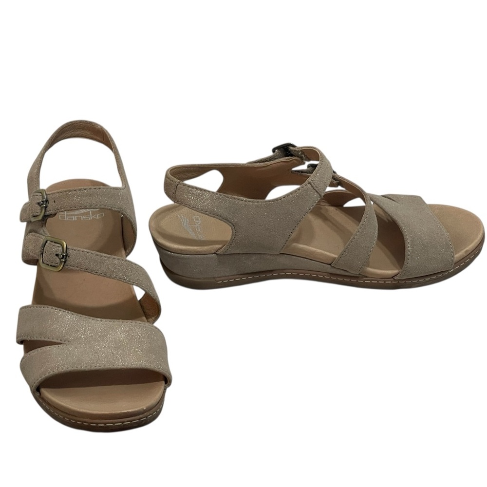 Dansko Angela Tan Metallic Nubuck Strappy Sandals. Open toe, wedge. Size 39 GUC - Picture 3 of 10